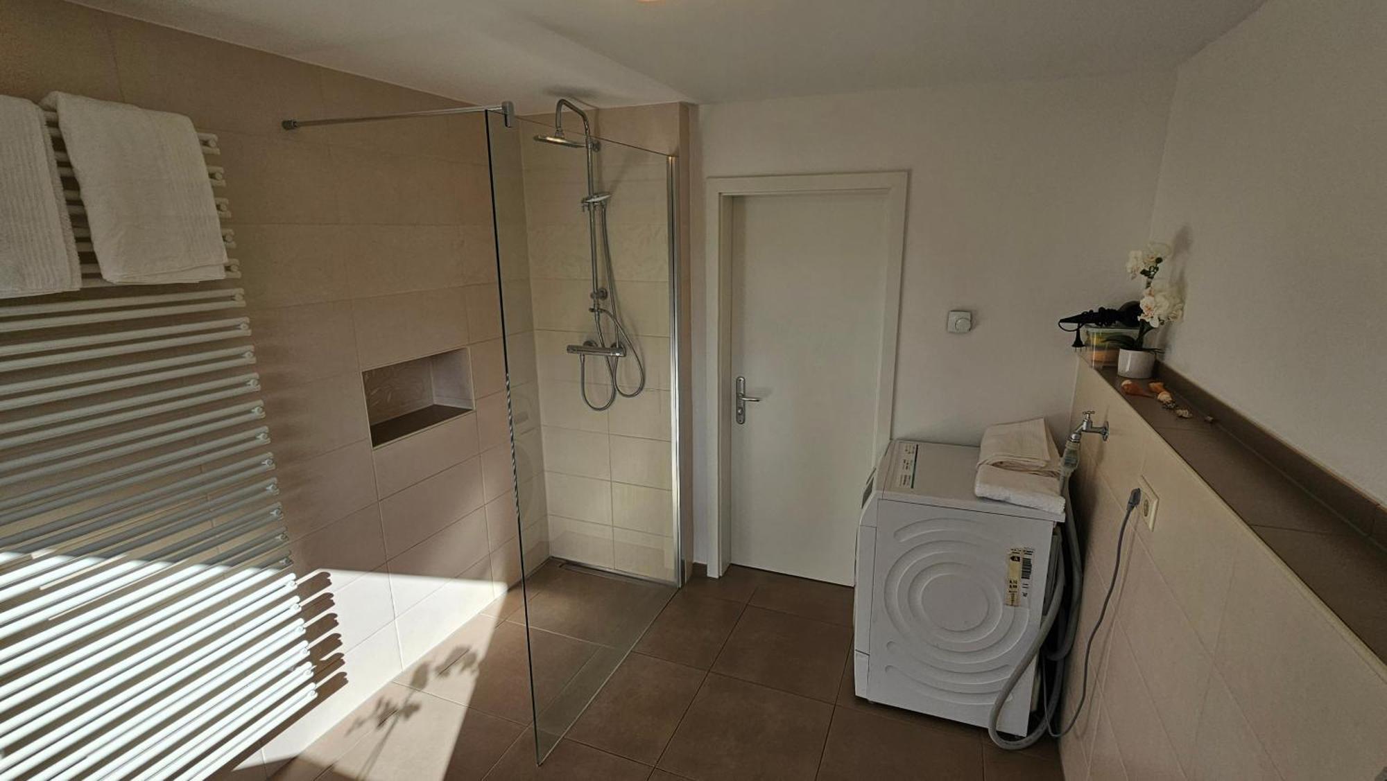 Sehr Schoenes Und Grosses Haus In Dresden - Partys Und Andere Feierlichkeiten Sind Wegen Eventueller Laermbelaestigung Nicht Gestattet ภายนอก รูปภาพ