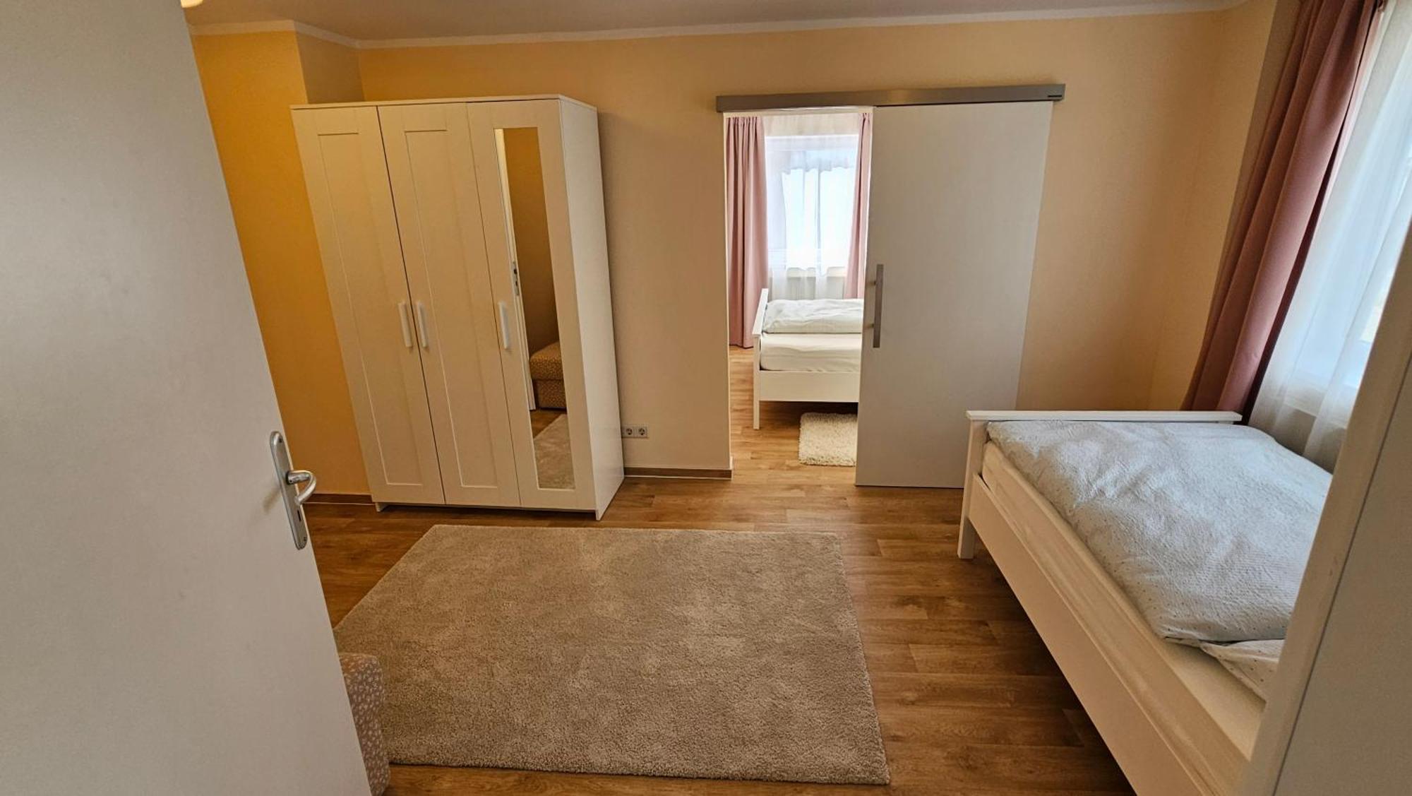 Sehr Schoenes Und Grosses Haus In Dresden - Partys Und Andere Feierlichkeiten Sind Wegen Eventueller Laermbelaestigung Nicht Gestattet ภายนอก รูปภาพ